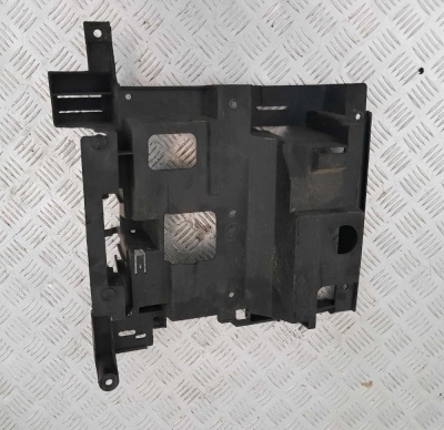 Кронштейн фары левый Chevrolet Tahoe 1999-2006 15091081; 15185626; 15063587