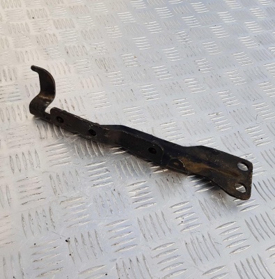 Кронштейн крыла/петли капота левый Chevrolet Tahoe 2006-2014 15870422;  15832254; 15185454