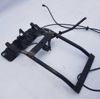 Кронштейн замка капота Cadillac SRX 2009-2016 22826611; 25876364