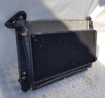 Радиатор двигателя/инвертора Ford Escape Hibryd 2005-2011 6M6Z 8005 B; 6M6Z 8005 A; 8M64 8C342BA