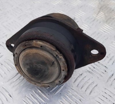 Опора ДВС Ford Mustang 2004-2014 6R3Z 6038 A; 6R33 6038 AA