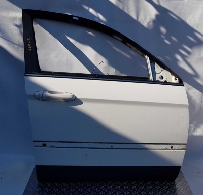 Дверь передняя правая Chrysler Pacifica 4894182AE