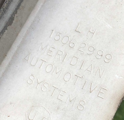 Крыло переднее левое Hummer H2 2003-2009 15062999 ; 15172491 ; 15184421 ; 15196679 ; 15115192