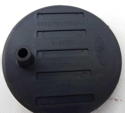 Вставка в центральный подстаканник Ford Explorer 5 BB53 78046B94 A; BB5Z 7813562 AB