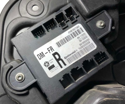 Блок комфорта пассажирской двери Jeep Grand Cherokee WK2 2014 68155772AE