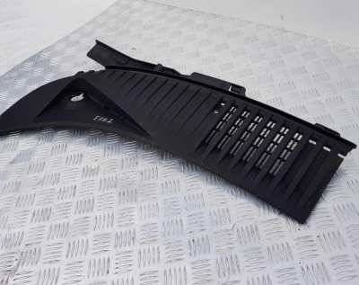 Планка/Жабо под лобовое стекло левая Ford Expedition 2003-2006 5L1Z 78022A69 AA; 2L14 7802223