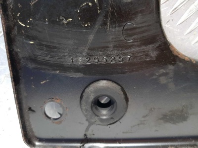 Кронштейн воздушного фильтра Chevrolet Tahoe 1999-2006 15295257; 15735435