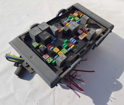 Блок предохранителей Cadillac Escalade 2006-2014 19210436; 19210437; 22798217; 25941368