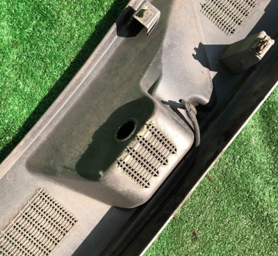 Жабо Hummer H2 2003-2006 19256401 ; 15172555 ; 15179641 ; 15203772 ; 15108413 ; 15203768