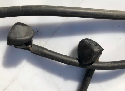 Форсунка омывателя лобового стекла Jeep Renegade 2015-2021 68256068AA ; 68256046AA