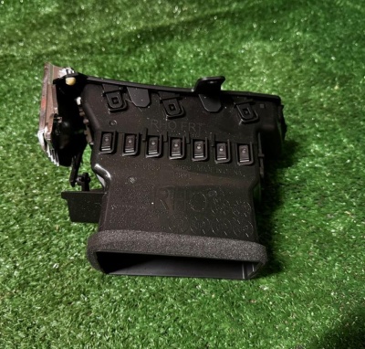 Дефлектор передний правый Cadillac Escalade 2015-2020 22946836 ; 23200897