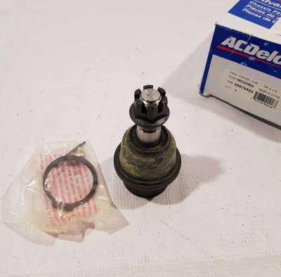 Шаровая опора переднего рычага нижняя Chevrolet TrailBlazer 2001-2009 ACDelco 88876994; 46D2296A; 19133670