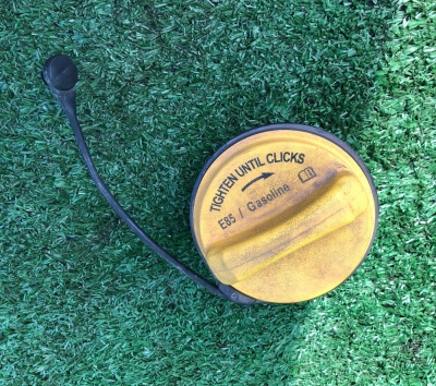 Крышка горловины топливного бака Ford F-150 2004-2005 4L3Z 9030 AB ; 4L34 9030 AD/AC/AB