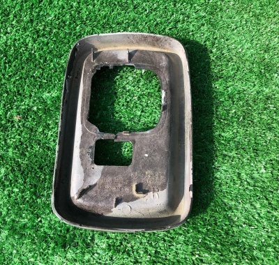 Накладка декоративная обшивки двери второго ряда правая Chevrolet Express 2003-2004 22895344 ; 22895345 ; 25727240 ; 25751114 ; 20934638