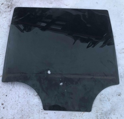 Стекло задней правой двери Cadillac Escalade / Tahoe 2015-2020 84321998 ; 84322000 ; 20979107 ; 20979109