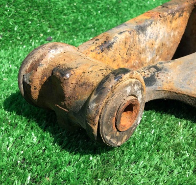 Рычаг передний нижний правый Chevrolet Express 2003-2006 15750833 ; 20869233 ; 25793540