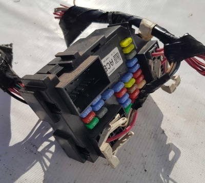 Блок предохранителей салонный Chevrolet Tahoe 2006-2014 20828606; 25815391