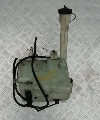 Бачок стеклоомывателя Ford Explorer 2001-2011 3L2Z 17618 BA; 1L2U 17B613 AE