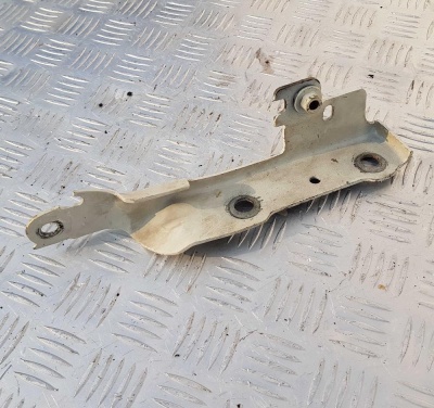 Петля капота правая верхняя Cadillac Escalade 2006-2014 15940741; 15942146