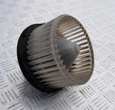 Мотор отопителя Chevrolet Tahoe 2006-2014 22741027; 20883397; 20828731; 20760618; 25860468; 89018758; 89018283; 52495872; 52439553