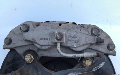 Суппорт тормозной передний левый Ford Mustang 2015-2020 FR3Z 2B121 H ; FR3C 2B302 BD/BB/BC