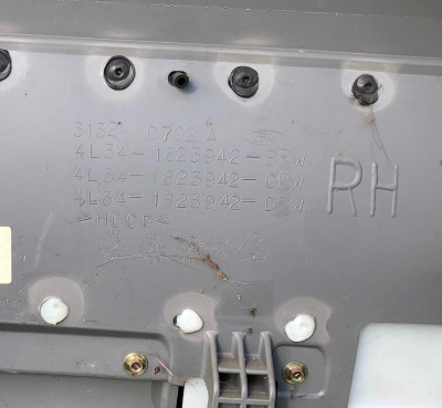 Обшивка пассажирской  двери Ford F-150 2004-2005 4L3Z 1823942 CA ; 5L34 1823942 FC/FB/FA  ; 4L34 1823942 FD/FC/FB/FA