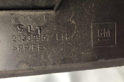 Накладка консоли напольная левая Chevrolet Tahoe 2015-2020 23332959 ; 22885231 ; 23332957