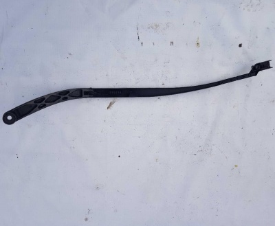 Поводок стеклоочистителя передний правый Cadillac SRX 2009-2016 22872979; 20837226; 25979375; 20981078