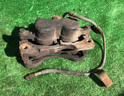 Суппорт тормозной передний левый Hummer H2 1999-2014 25846386 ; 18024108 ; 84394384 ; 18025722