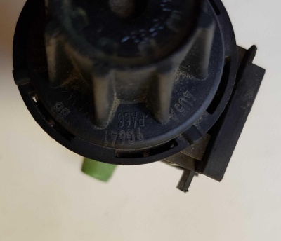 Клапан вентиляции топливного бака Ford Explorer 3 4U5A 9G641; 4U5Z9J451BA