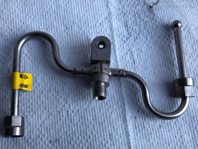 Трубка топливная Cadillac Escalade / Tahoe 2014-2021 12618336 ; 12676711 ; 12676711 ; 12677002