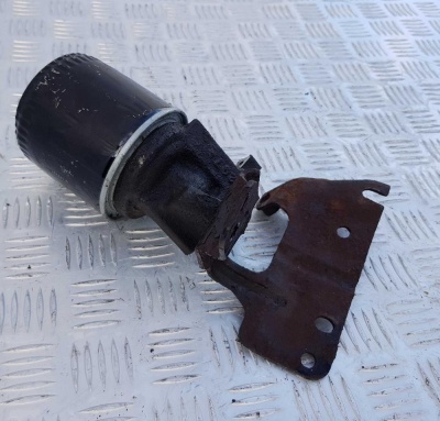 Адаптер масляного фильтра Ford Expedition 1996-2002 (4.6L) F75E 6884 GA; F75Z 6881 GA; F75Z 6881 FA