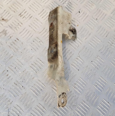 Петля капота правая верхняя Cadillac Escalade 2006-2014 15940741; 15942146