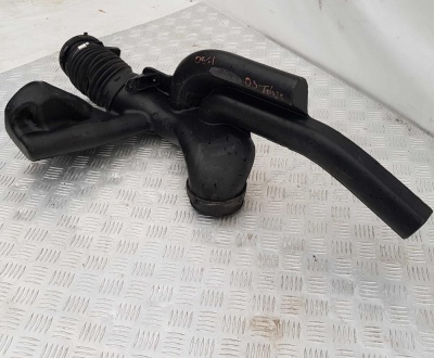 Патрубок воздушного фильтра Chevrolet Tahoe 1999-2006 15060999; 25335370