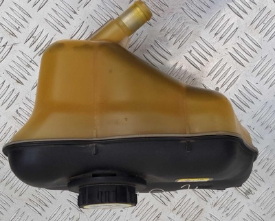 Расширительный бачок Ford Mustang 2004-2014 4R33 8A080 AE