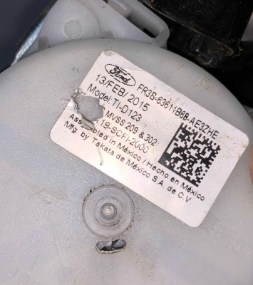 Ремень безопасности второго ряда правый  Ford Mustang 2015-2017 FR3Z 63611B68 AB ;FR3B 63611B68 AE/ADAC