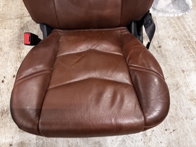 Сиденье водительское Cadillac Escalade 2016 84104753