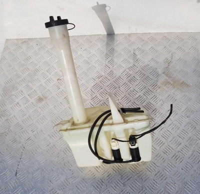 Бачок стеклоомывательной жидкости Ford Escape 2000-2007 YL8Z 17618 AA; YL8X 17618 AB