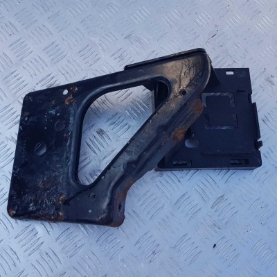 Кронштейн аккумулятора/ECM Hummer H3 2005-2010 10399558; 15705101; 23213449; 15850348; 15136209