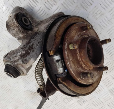 Кулак поворотный задний левый Cadillac SRX 2004-2010 88951999