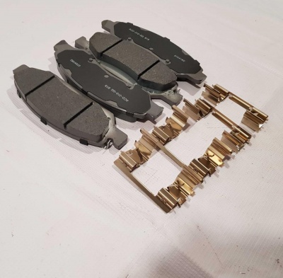 Колодки тормозные передние керамические (к-кт) Chevrolet Tahoe/Cadillac Escalade 2015-2017 ACDelco 19339848; 14D1367ACH