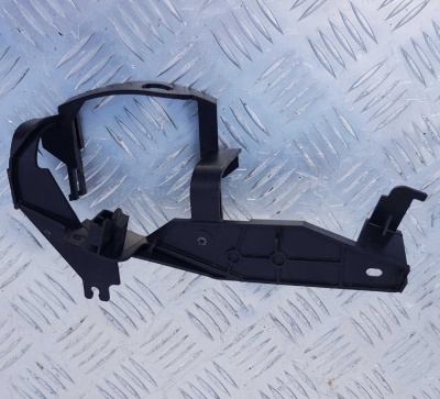 Кронштейн замка двери задней правой Ford Explorer 5 BB5Z 78264C28 A; BB53 78264C28 A