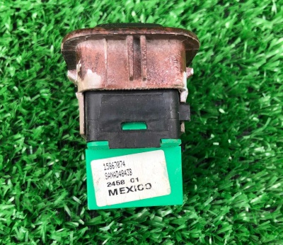 Кнопка стеклоподъемника Chevrolet Express 2003-2007  15136568 ; 25765380