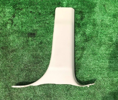 Накладка средней стойки правая Cadillac Escalade / Tahoe 2015-2020 23257452 ; 23228328 ; 23174015