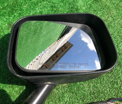 Зеркало заднего вида правое Hummer H2 2003-2006 25774401 ; 19167558 ; 19167556 ; 15218568 ; 15835057 ; 15161805 ; 15172244 ; 15187006 ; 15206326 ; 15109420 ; 15117646 ; 10379951 ; 10399957