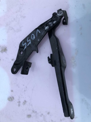 Петля капота правая Ford Mustang 2015-2020 FR3Z 16796 C ; FR3C 9275 AB ; FR3B 16800 AD/AB/AC/AA