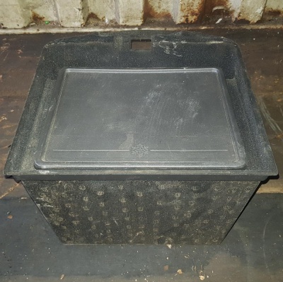 Холодильник центральной консоли Cadillac Escalade 2015-2020 23489739