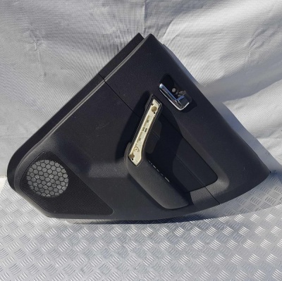 Обшивка двери задней правой Hummer H3 2005-2010 25996309; 25788732; 15818398