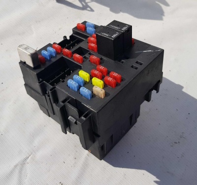 Блок предохранителей салонный Chevrolet Tahoe 1999-2006 15058033; 10383306; 15266954