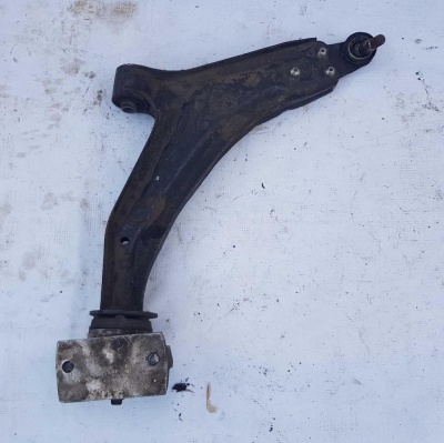 Рычаг подвески передний нижний правый Land Rover Freelander 1996-2006 RBJ102440; RBJ102920; RBJ500680